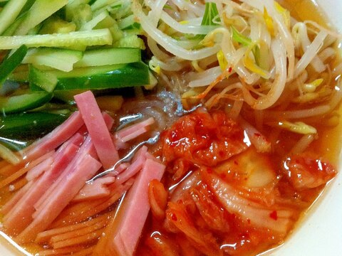 糸こんにゃくで韓国風冷麺